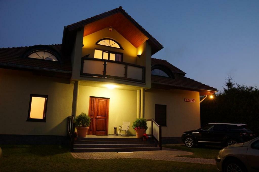 Dom Goscinny Klemens Dębki Exterior foto